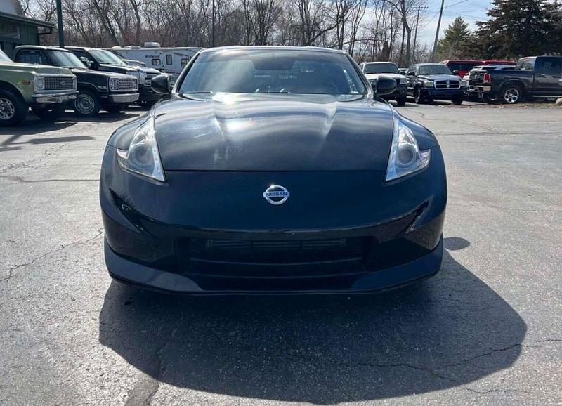 Schwarz Gebraucht 2009 Nissan 370Z Black Edition | 13.000 € - Bild 1/4