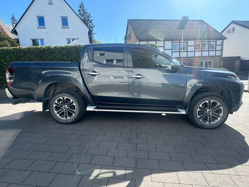 Gebraucht Mitsubishi L200 150 PS (110 kW) 2020 Grau Pickup