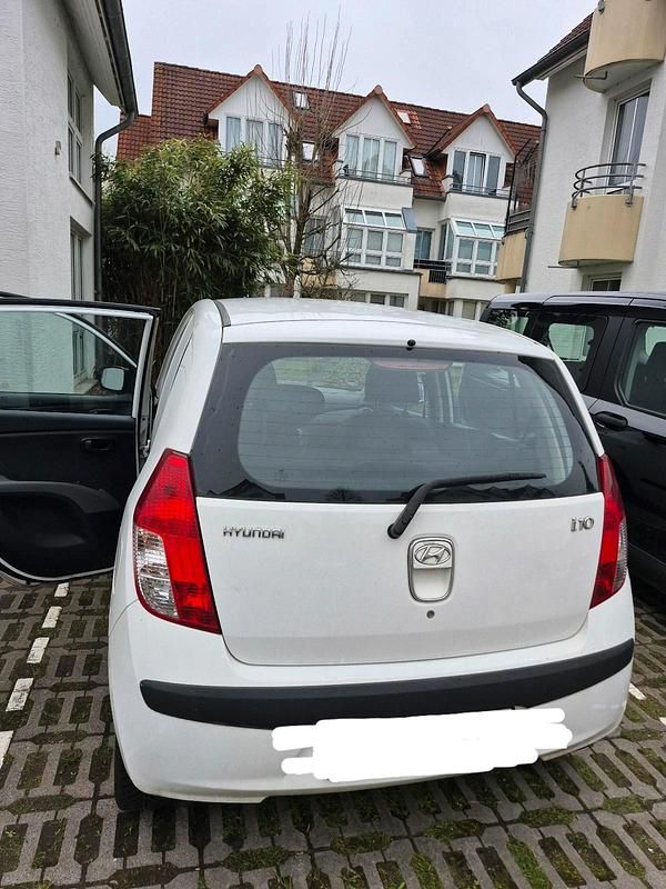 Gebraucht Hyundai i10 67 PS (49 kW) 2010 Weiß Kleinwagen
