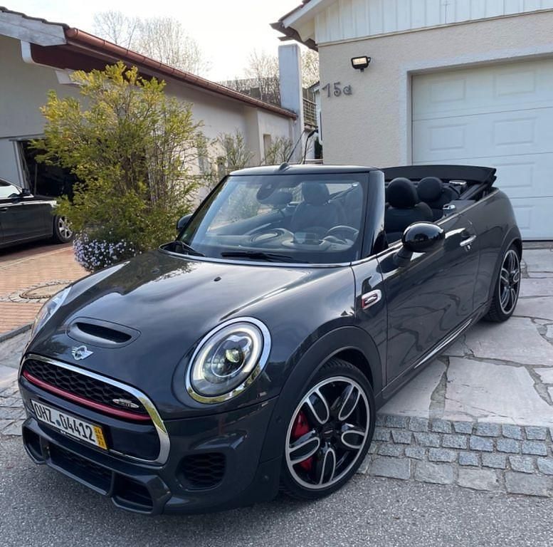 Grau Gebraucht 2016 Mini John Cooper Works Kleinwagen | 20.800 € (Teuer) - Bild 1/4