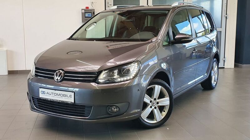 Grau Gebraucht 2013 VW Touran Life Van / Kleinbus | 12.790 € (Etwas zu teuer) - Bild 1/4