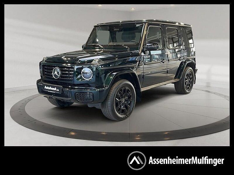 Smaragdgruen metallic Gebraucht 2024 Mercedes G450 SUV | 146.133 € - Bild 1/4