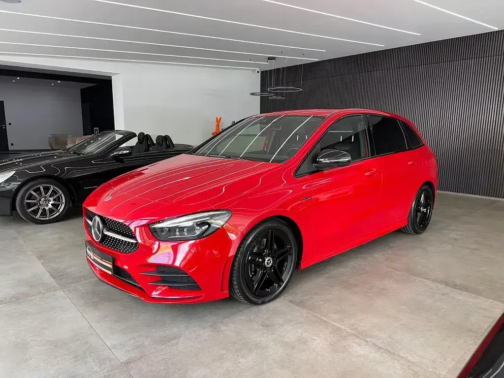 Gebraucht Mercedes B220 AMG 190 PS (139 kW) 2019 Rot Van / Kleinbus
