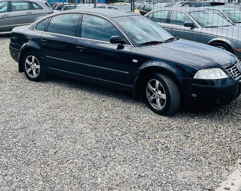 Schwarz Gebraucht 2001 VW Passat Limousine | 900 € (Superpreis) - Bild 1/1
