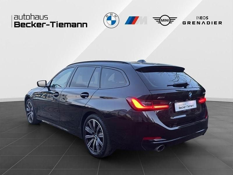 Gebraucht BMW 330 286 PS (210 kW) 2023 Saphirschwarz Kombi