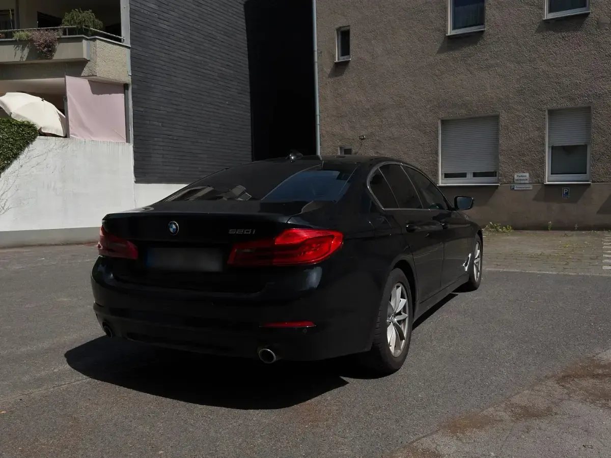 Gebraucht BMW 520 184 PS (135 kW) 2018 Schwarz Limousine
