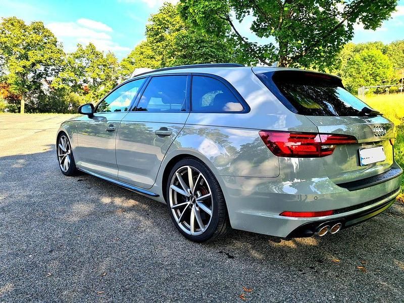 Gebraucht Audi A4 S-Line 272 PS (200 kW) 2018 Grau Kombi