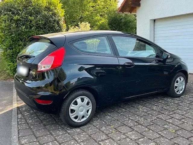 Gebraucht Ford Fiesta Trend 60 PS (44 kW) 2016 Schwarz Kleinwagen
