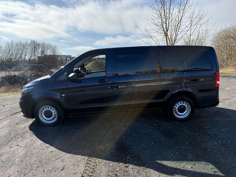 Gebraucht Mercedes Vito 163 PS (119 kW) 2018 Blau Van