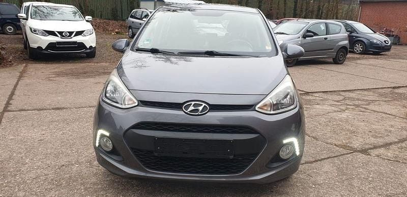 Gebraucht Hyundai i10 Classic 67 PS (49 kW) 2015 Grau Kleinwagen
