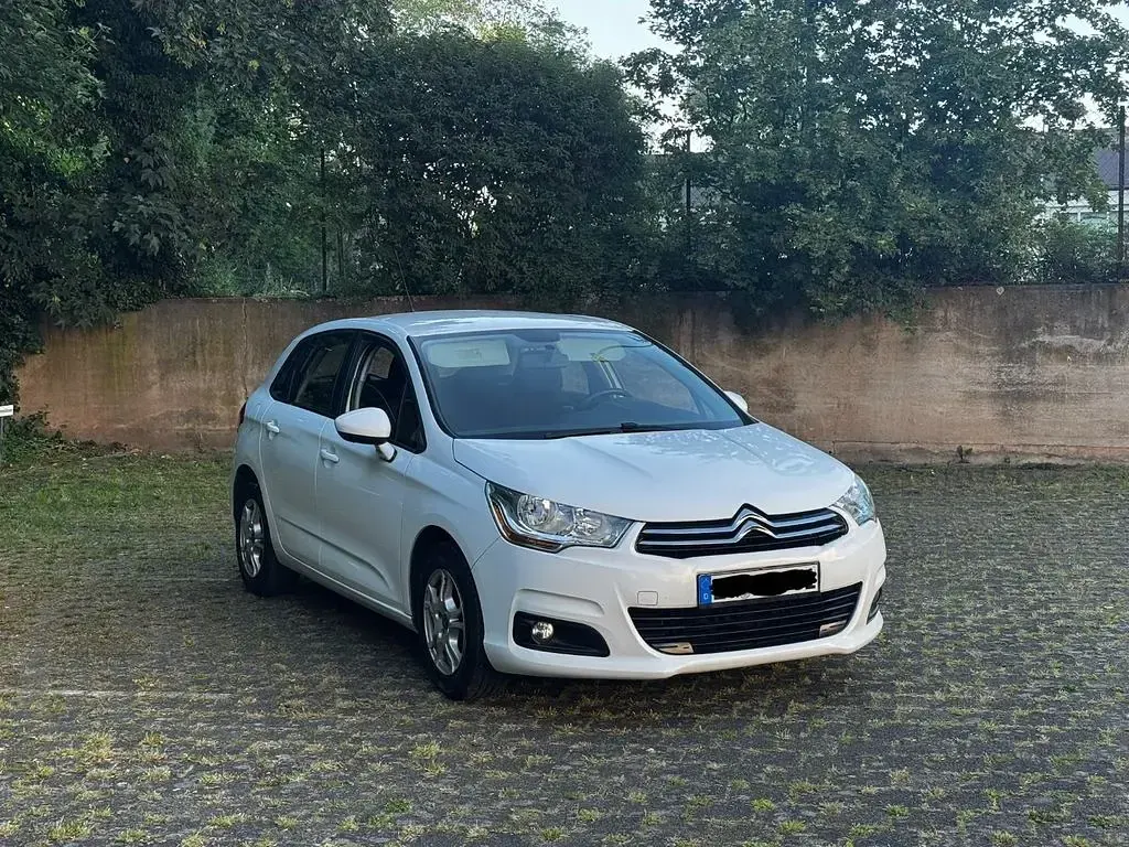 Gebraucht Citroën C4 99 PS (72 kW) 2012 Weiß Limousine