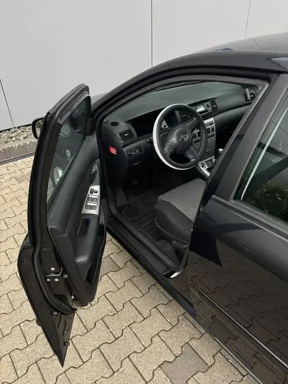 Brugt Toyota Corolla 110 HK (80 kW) 2006 Sort Hatchback