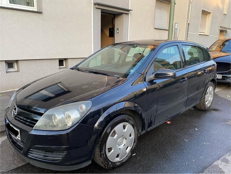 Schwarz Gebraucht 2004 Opel Astra Kleinwagen | 900 € (Guter Preis) - Bild 1/4