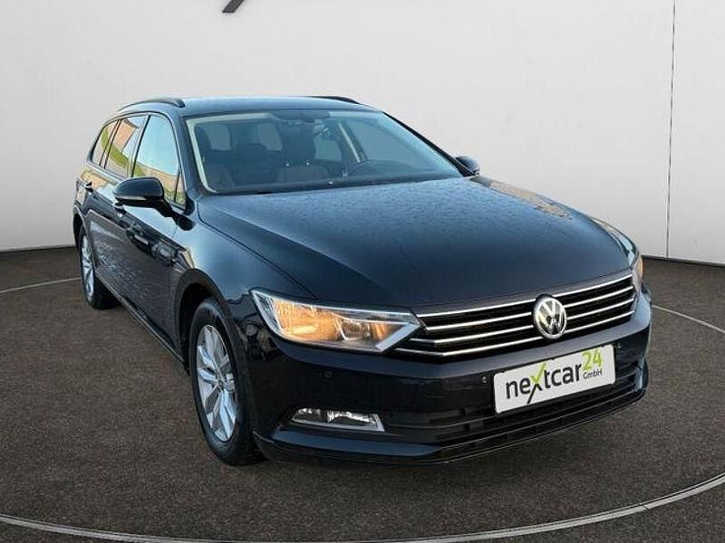Gebraucht VW Passat Trendline 120 PS (88 kW) 2017 Schwarz Kombi