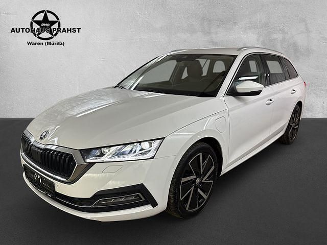 Gebraucht Skoda Octavia 204 PS (150 kW) 2021 Candyweiss Kombi