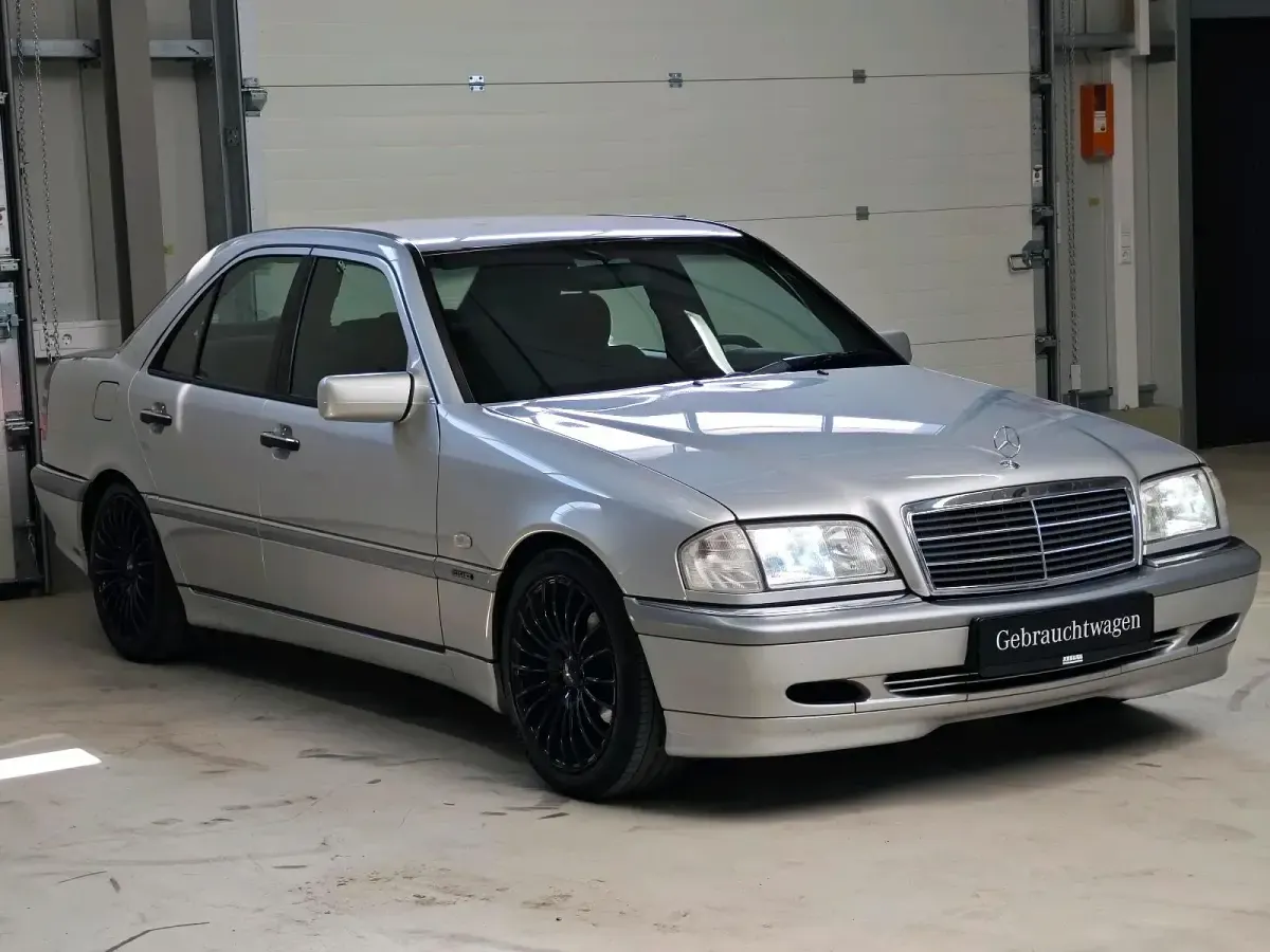 Gebraucht Mercedes C180 122 PS (89 kW) 2000 Silber Limousine