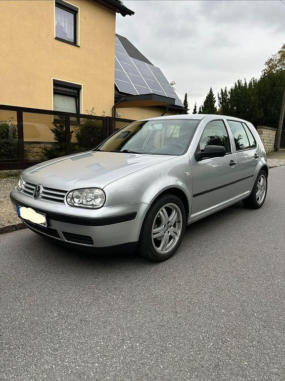 Silber Gebraucht 2001 VW Golf IV Edition Limousine | 1.799 € (Guter Preis) - Bild 1/4