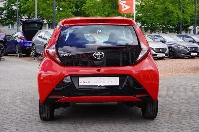 Gebraucht Toyota Aygo X-play 72 PS (52 kW) 2020 Super red 5 Kleinwagen