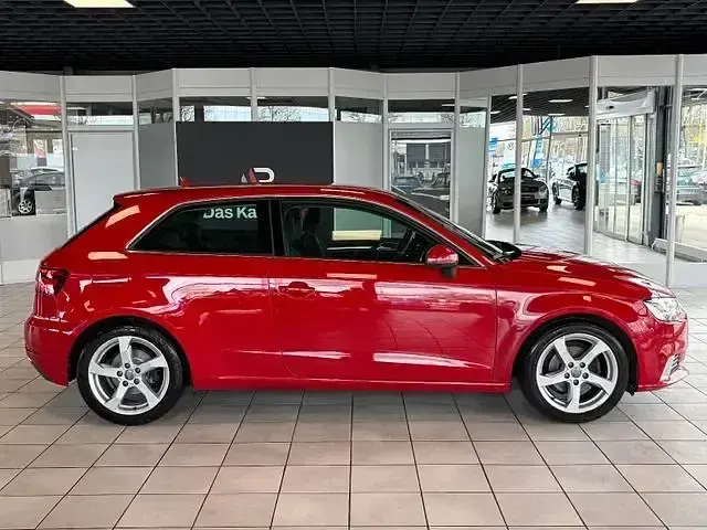 Usado Audi A3 Sport 150 HP (110 kW) 2016 Vermelho Sedan