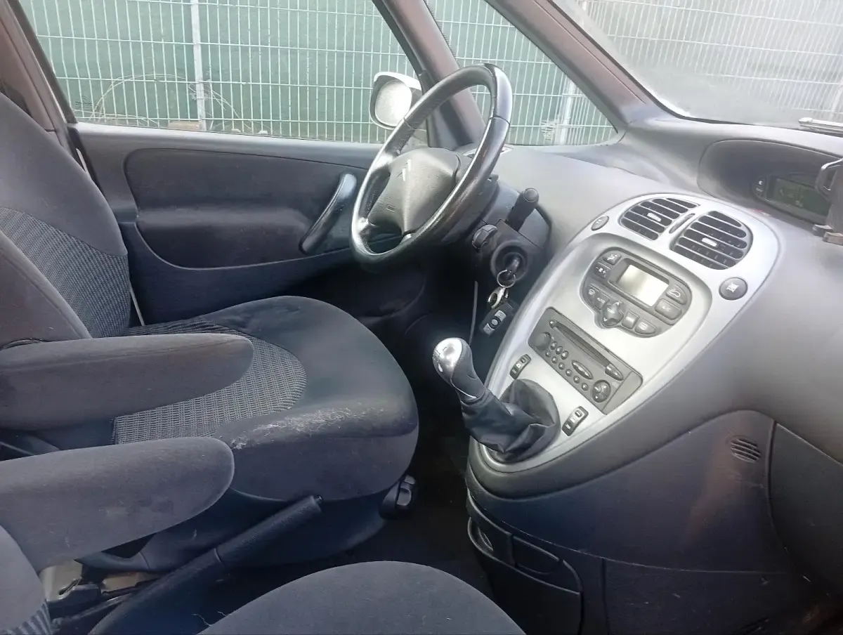 Gebraucht Citroën Xsara Picasso 110 PS (80 kW) 2009 Weiß Van / Kleinbus