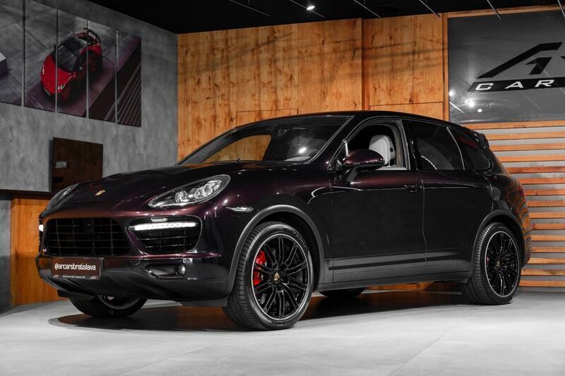 Violett Gebraucht 2011 Porsche Cayenne Turbo SUV | 40.400 € - Bild 1/4