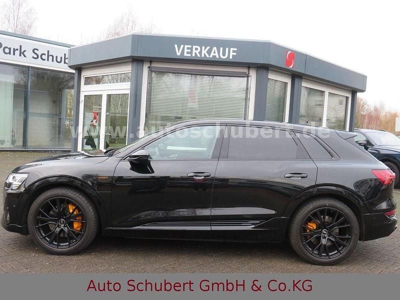 Gebraucht Audi e-tron S-Line 300 kW (408 PS) 2022 Mythosschwarz SUV