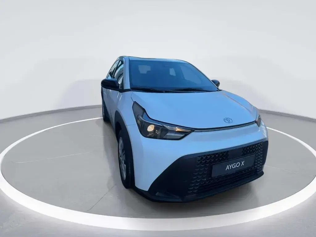 Neu Toyota Aygo X PURE 92 PS (67 kW) 2026 Super white SUV