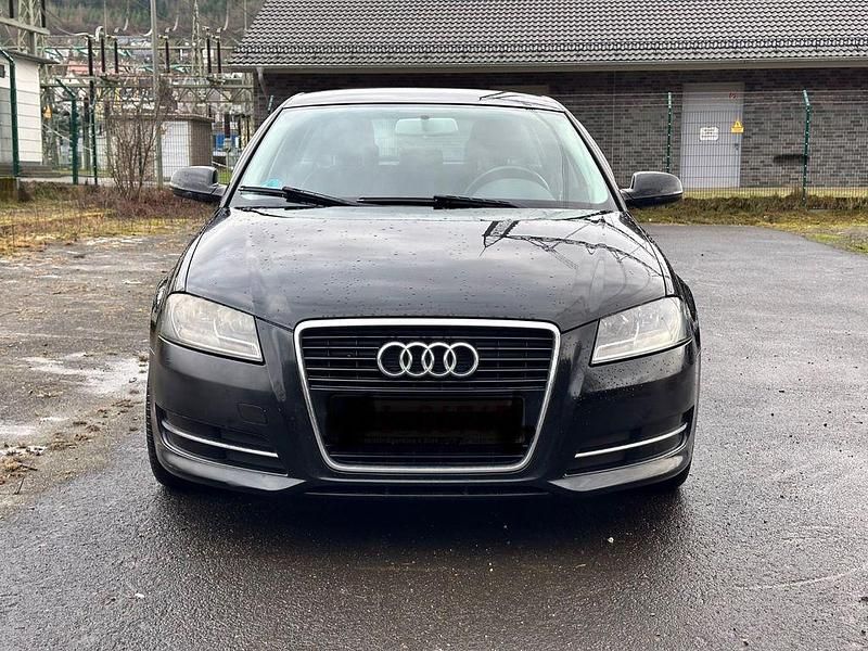 Schwarz Gebraucht 2012 Audi A3 Attraction Limousine | 6.450 € (Fairer Preis) - Bild 1/4