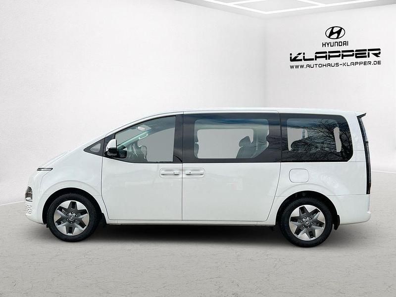 Gebraucht Hyundai Staria Trend 224 PS (164 kW) 2024 Weiß Van / Kleinbus