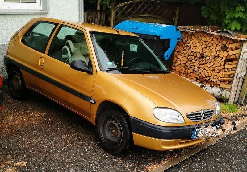 Gebraucht Citroën Saxo 60 PS (44 kW) 2002 Gold Kleinwagen