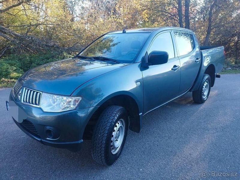 Gebraucht Mitsubishi L200 136 PS (100 kW) 2014 Grün Abholung