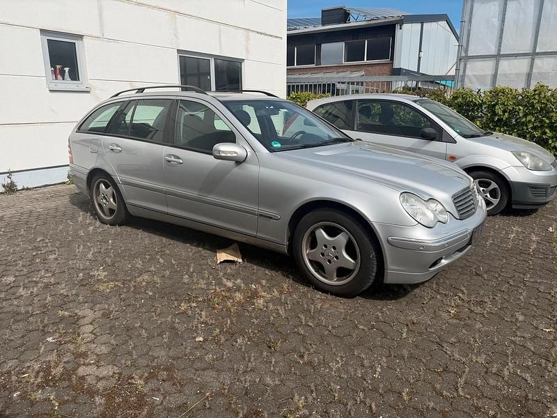 Second-hand Mercedes C220 150 CP (110 kW) 2003 Argintiu Break