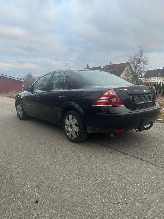 Gebraucht Ford Mondeo Ambiente 145 PS (106 kW) 2005 Schwarz Limousine