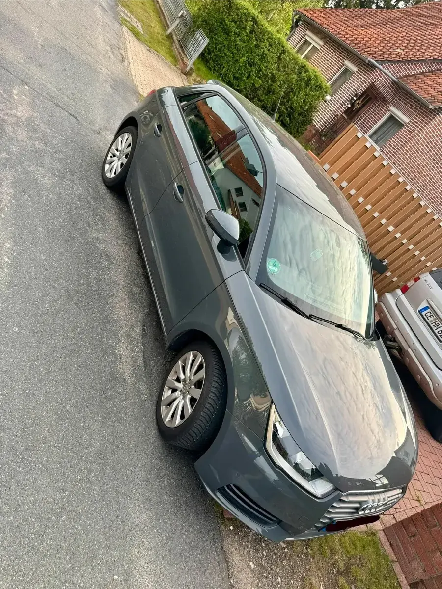 Używany Audi A1 95 KM (69 kW) 2018 Szary Hatchback