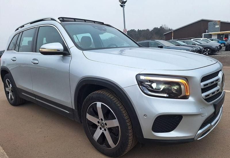 Silber Gebraucht 2020 Mercedes GLB200 Luxury SUV | 19.990 € (Fairer Preis) - Bild 1/4
