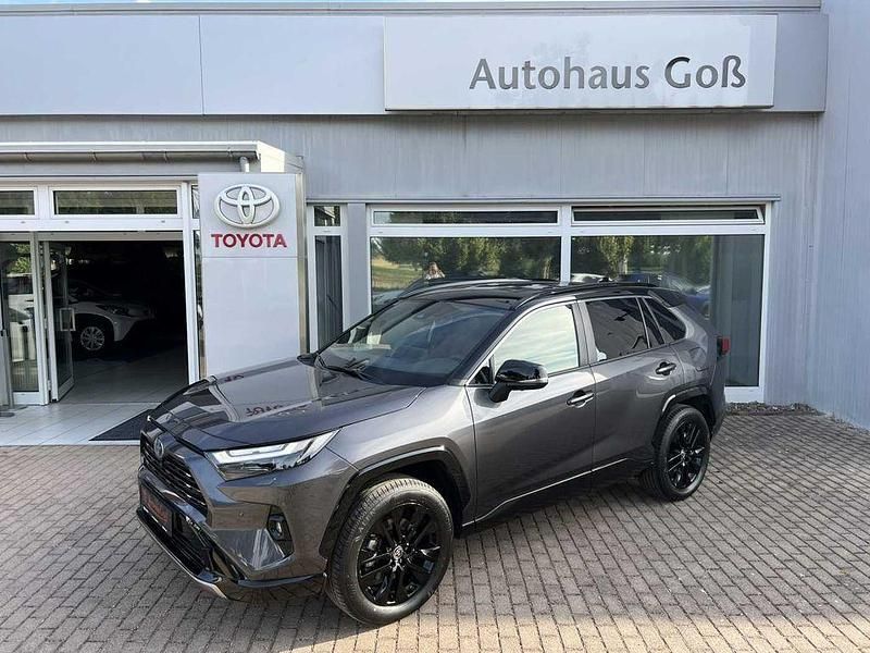 Grau Gebraucht 2024 Toyota RAV4 Style SUV | 44.999 € (Etwas zu teuer) - Bild 1/4