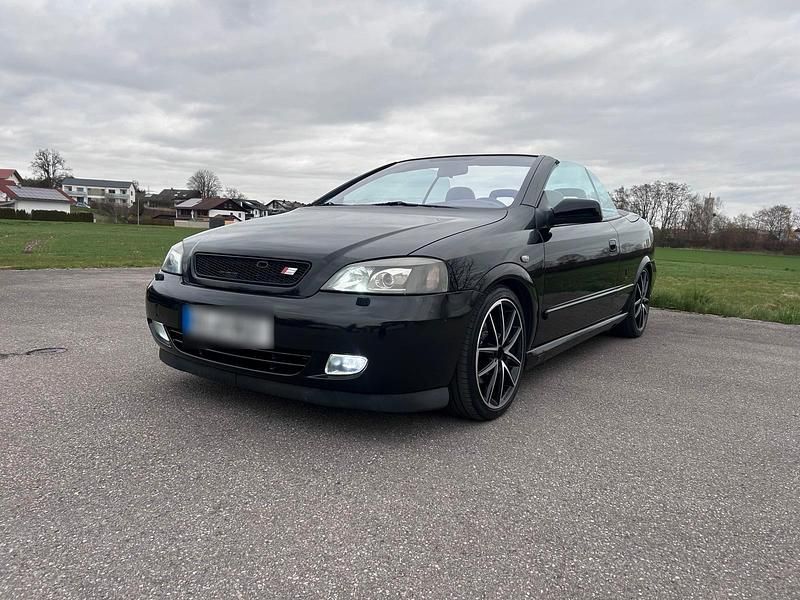 Gebraucht Opel Astra Cabriolet 147 PS (108 kW) 2002 Schwarz Cabrio