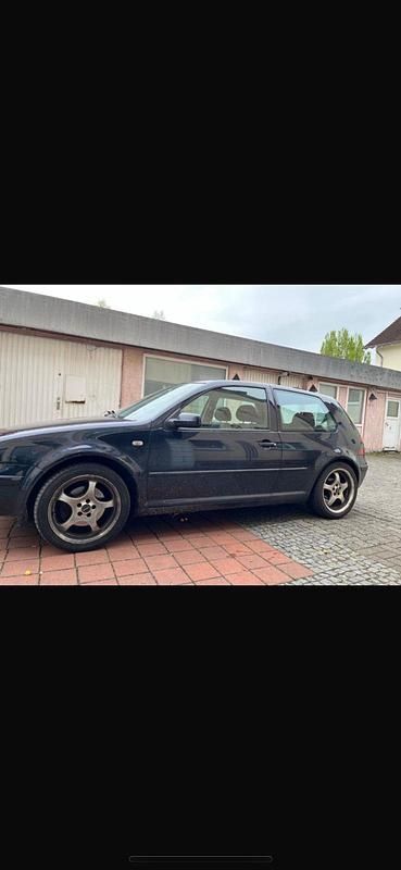 Blau Gebraucht 2003 VW Golf IV Kleinwagen | 1.100 € (Guter Preis) - Bild 1/4