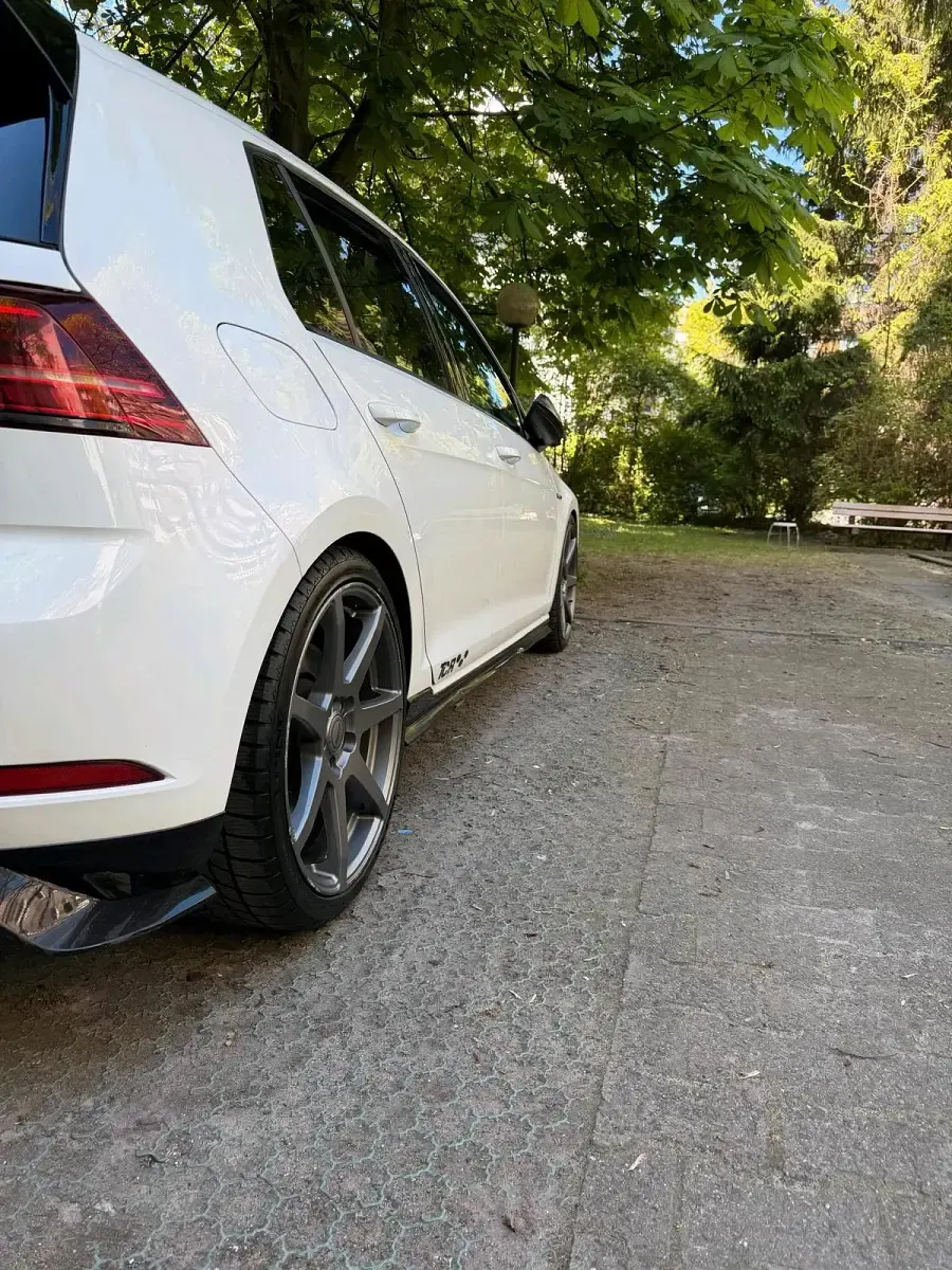 Second-hand VW Golf VII GTI 289 CP (212 kW) 2019 Alb Berlinǎ