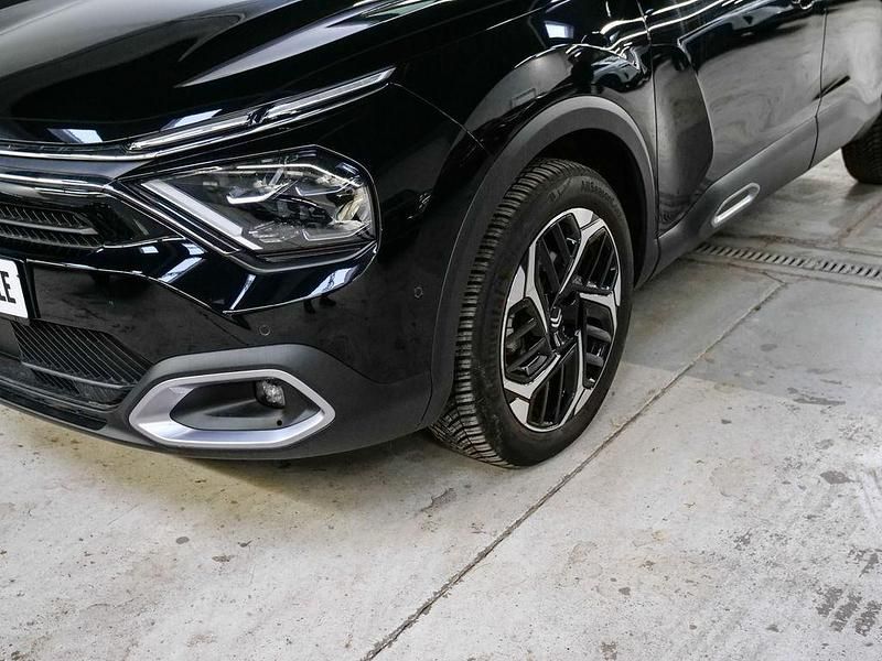 Gebraucht Citroën C4 Shine 131 PS (96 kW) 2023 Perlanera schwarz SUV
