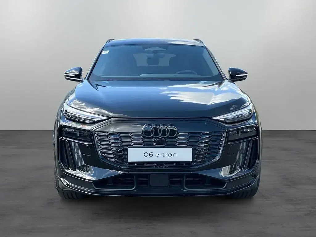 Neu Audi Q6 e-tron Performance 225 kW (306 PS) 2026 Schwarz SUV