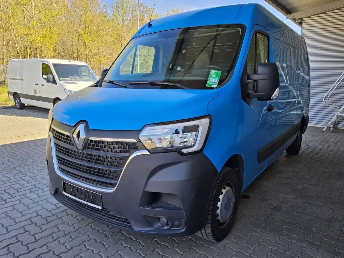 Używany Renault Master 150 KM (110 kW) 2022 Niebieski Minivan