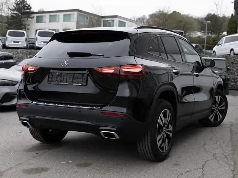 Gebraucht Mercedes GLA180 Progressive 136 PS (100 kW) 2025 Schwarz metalliclack kosmosschwarz SUV