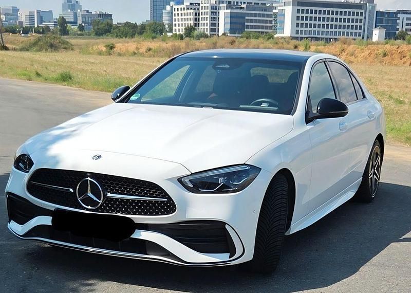 Weiß Gebraucht 2023 Mercedes C200 AMG line Limousine | 39.000 € (Fairer Preis) - Bild 1/4