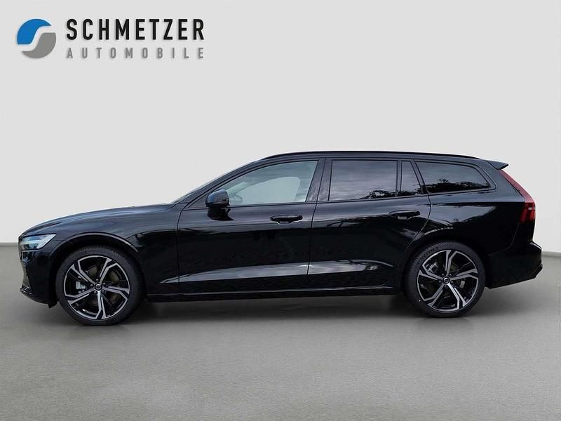 Neu Volvo V60 Plus 197 PS (144 kW) 2025 Onyx black Kombi