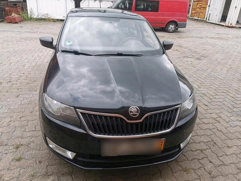 Gebraucht Skoda Rapid 105 PS (77 kW) 2014 Schwarz Kleinwagen
