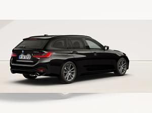 Neu BMW 330e 292 PS (214 kW) 2026 Schwarz (schwarz uni) Kombi