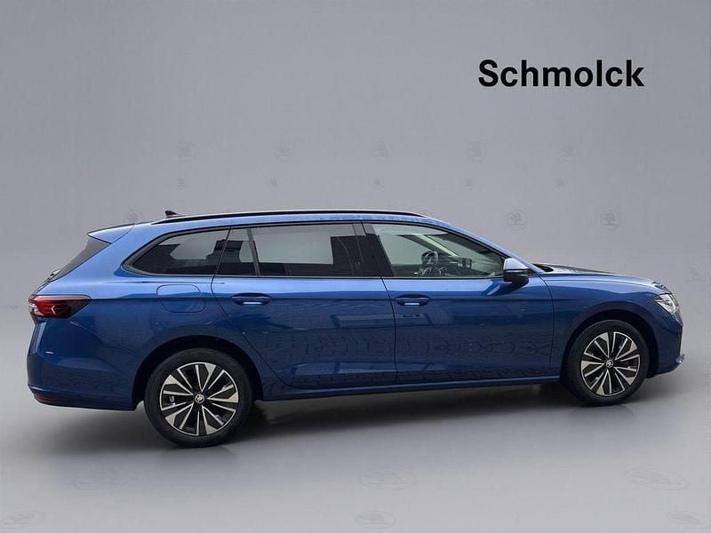Gebraucht Skoda Superb Selection 204 PS (150 kW) 2024 Atlantikblau Kombi