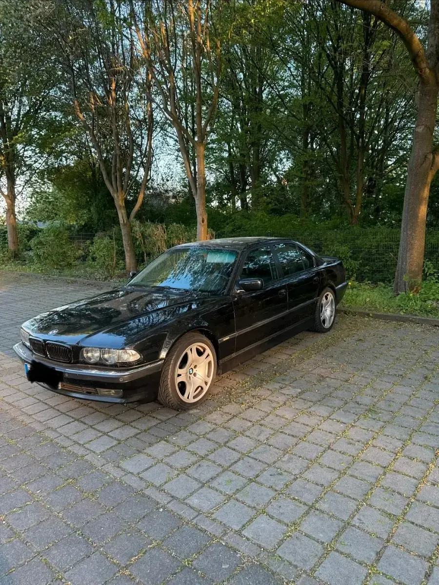 Gebraucht BMW 728 Basis 193 PS (141 kW) 1996 Schwarz Limousine