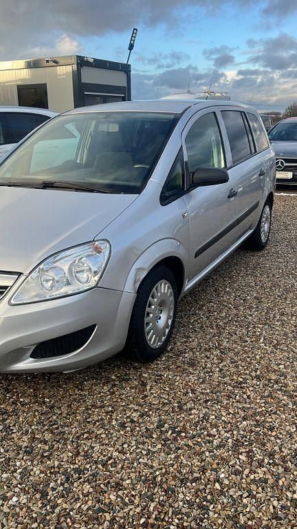 Gebraucht Opel Zafira Selection 140 PS (102 kW) 2009 Silber Van / Kleinbus
